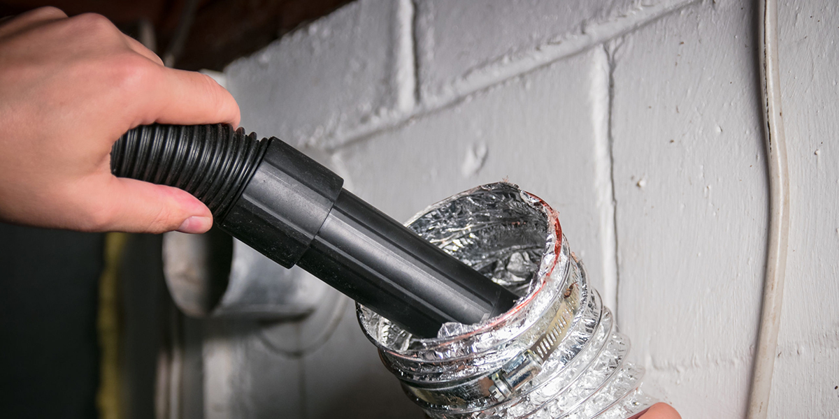 Vacuum,Cleaning,A,Flexible,Aluminum,Dryer,Vent,Hose,,To,Remove